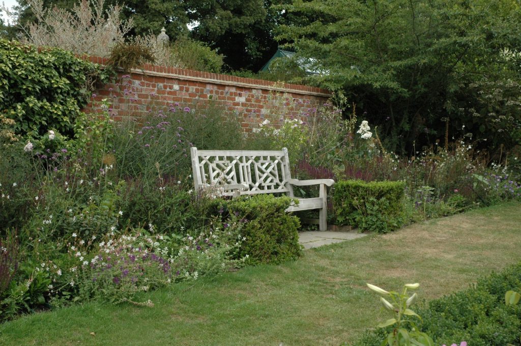 Pashley Manor Garden 02